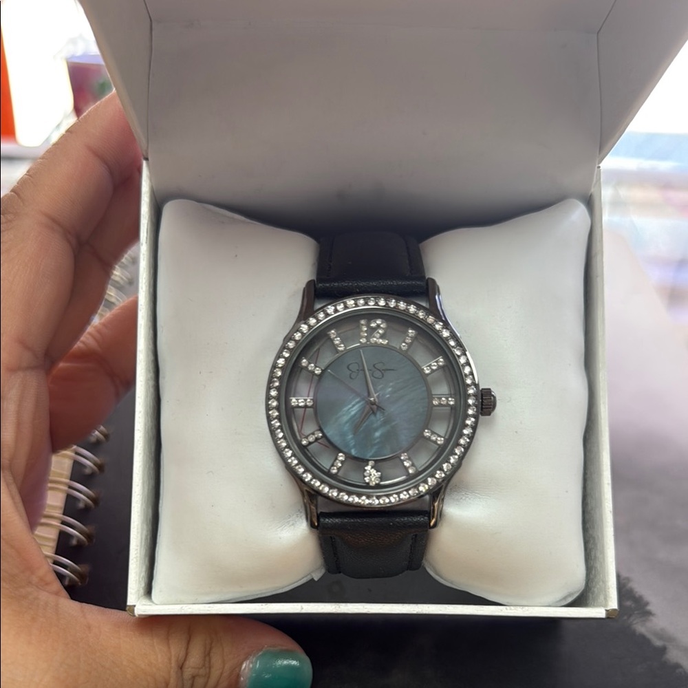 Jessica Simpson Black Leather Strap Watch Elegant Design